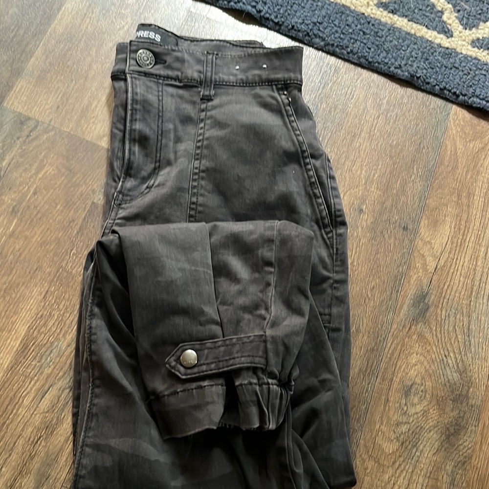Express Camo cropped straight high rise pants